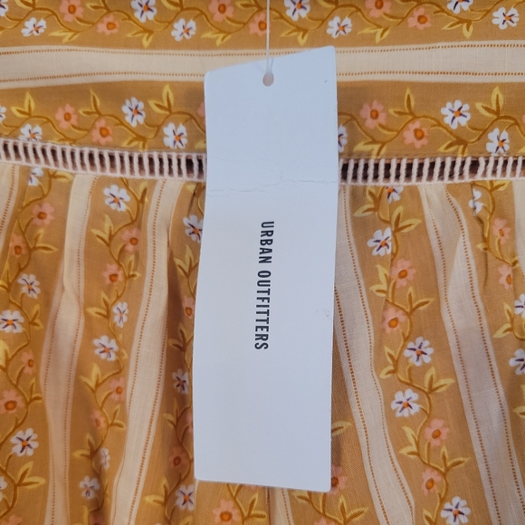 URBAN OUTFITTERS Prairie Tiered Floral Orange Shorts Size XS NWTs - Picture 7 of 10